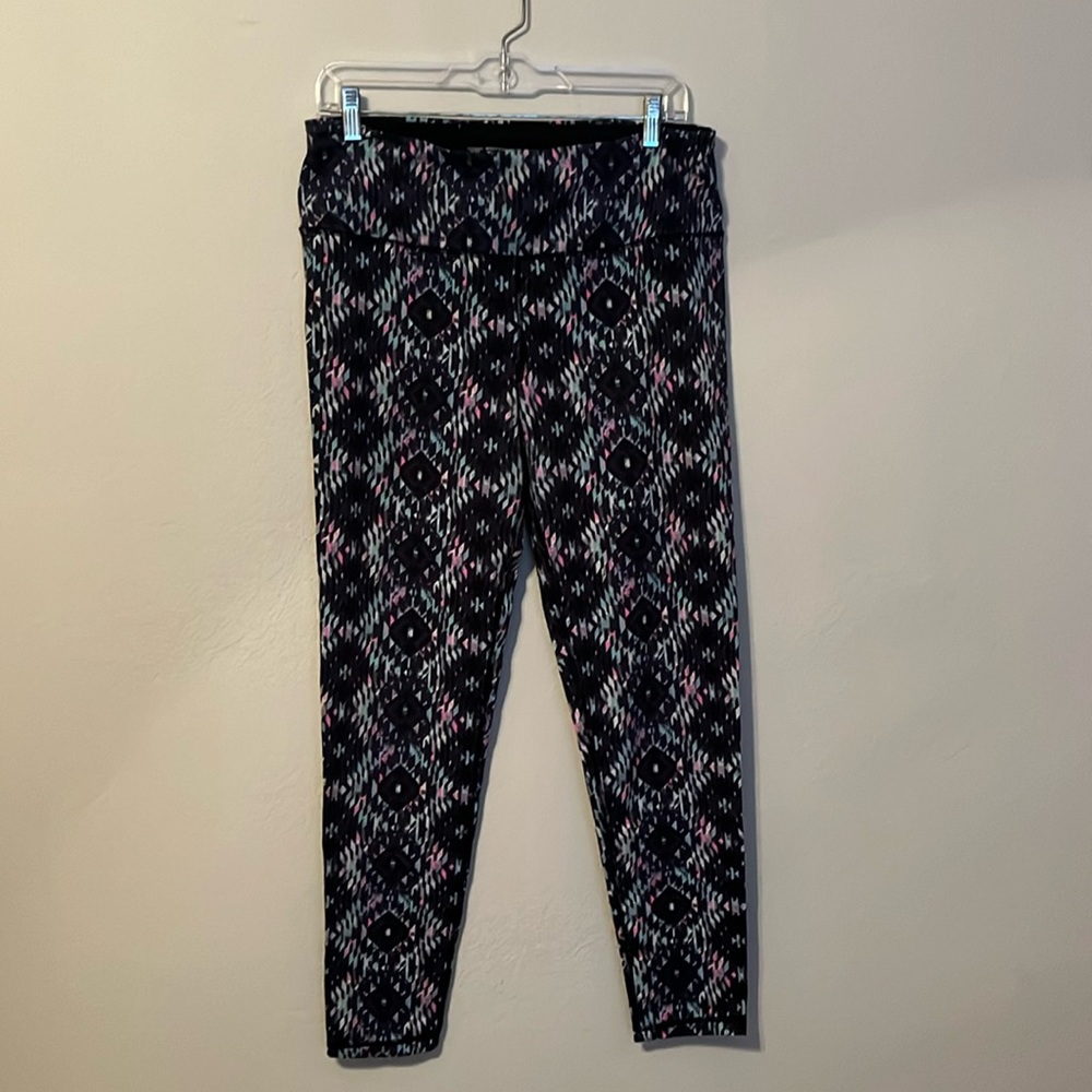 Black Friday! GUC Rare VSX SPORT L workout leggings matching bra 34d available